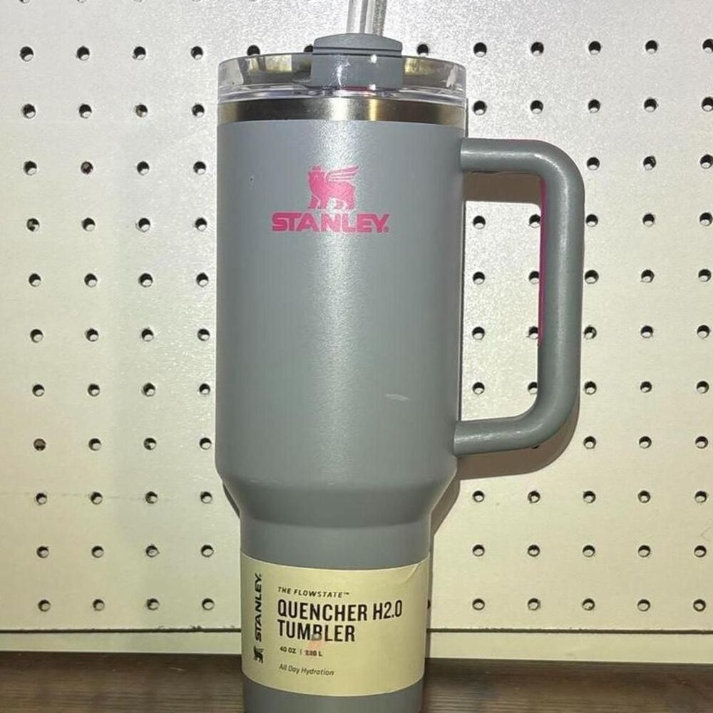 Stanley Quencher H2.0 40 oz tumbler in the Grey Rock -cosmetic flaws